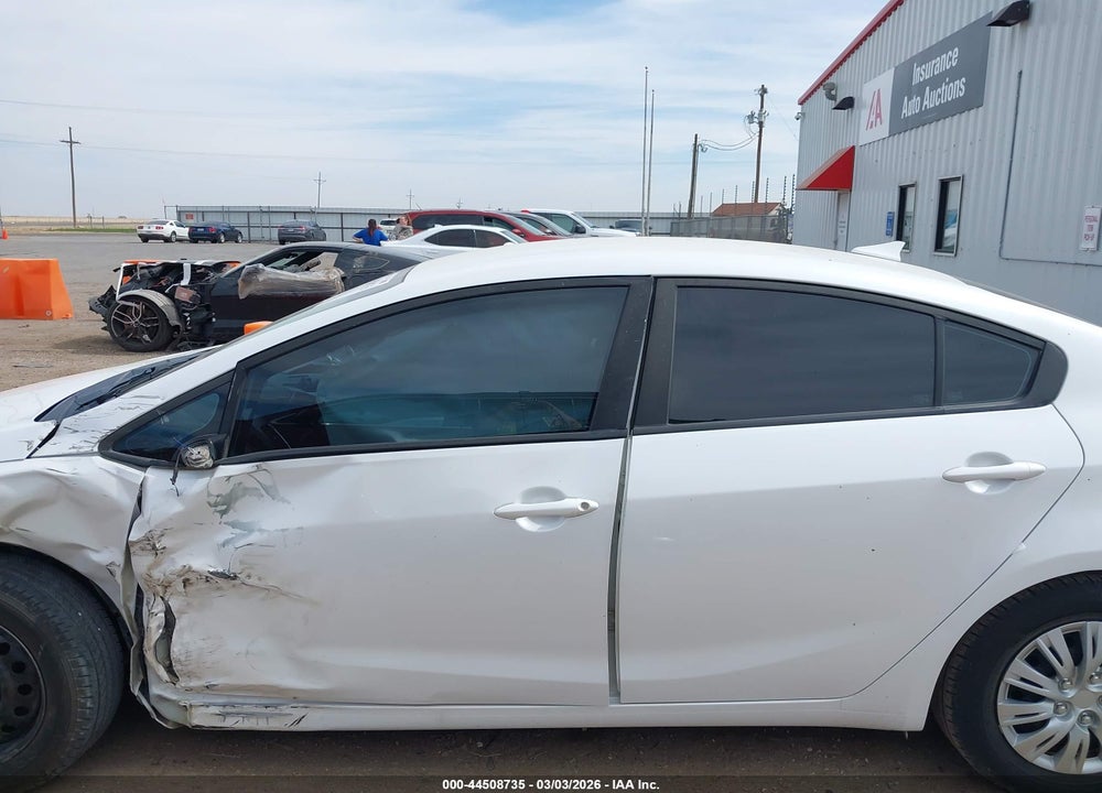 2018 KIA FORTE VIN: 3KPFL4A77JE205943