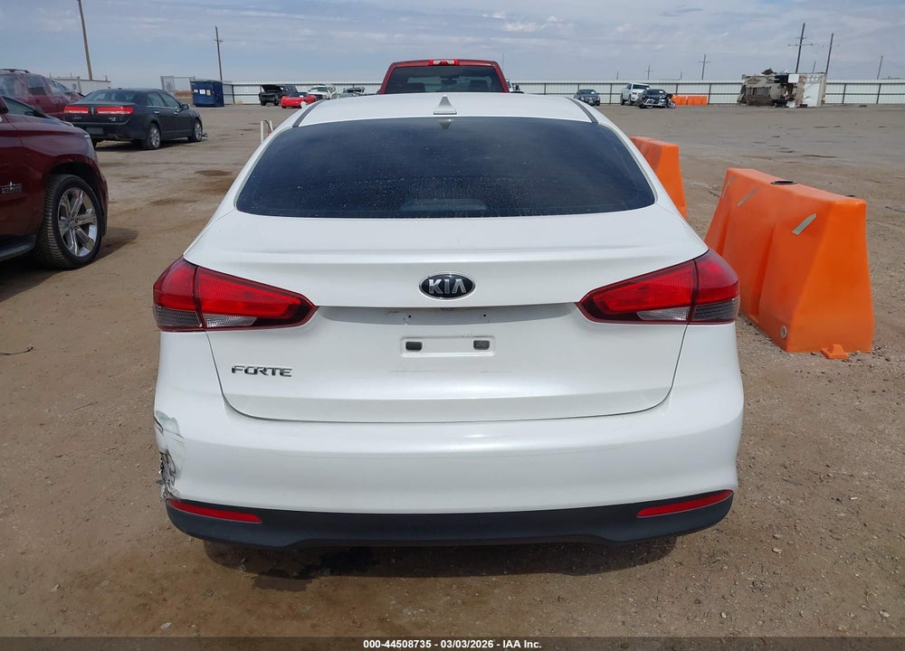 2018 KIA FORTE VIN: 3KPFL4A77JE205943