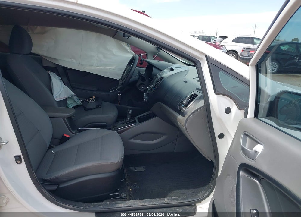 2018 KIA FORTE VIN: 3KPFL4A77JE205943