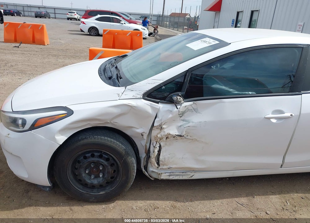 2018 KIA FORTE VIN: 3KPFL4A77JE205943