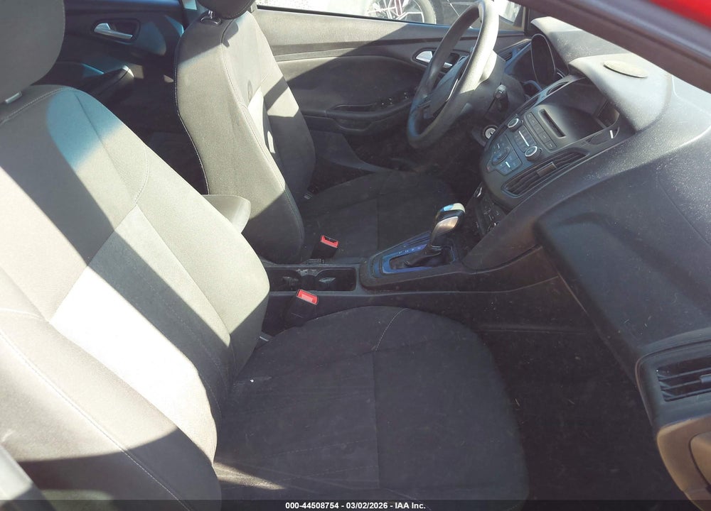 2015 FORD FOCUS SE VIN: 1FADP3K25FL263076