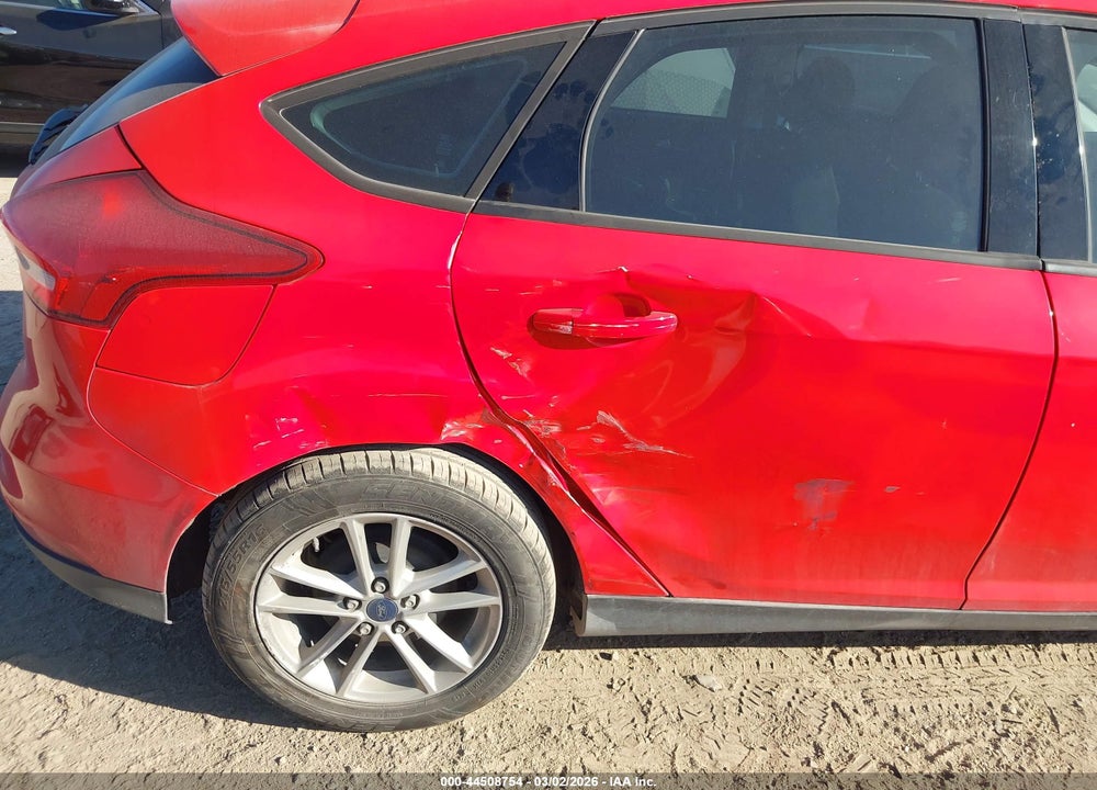 2015 FORD FOCUS SE VIN: 1FADP3K25FL263076