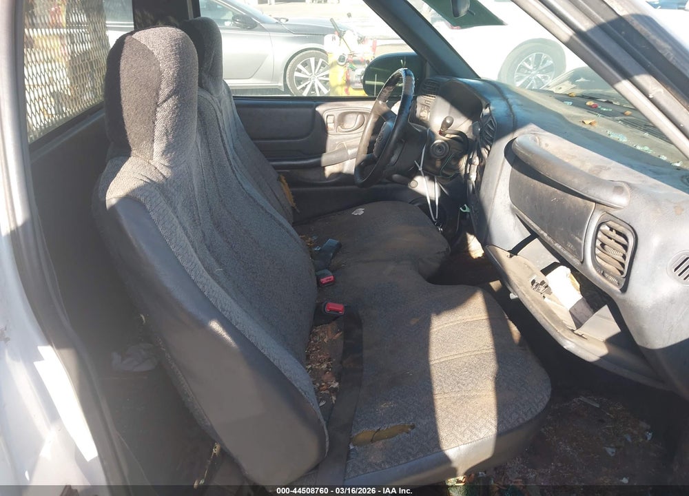 2002 CHEVROLET S-10 VIN: 1GCCS14W228221034