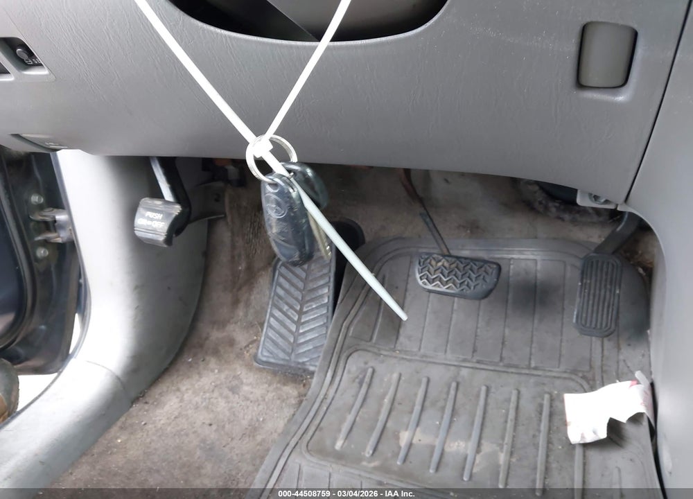 2010 TOYOTA SIENNA LE VIN: 5TDJK4CC6AS030081