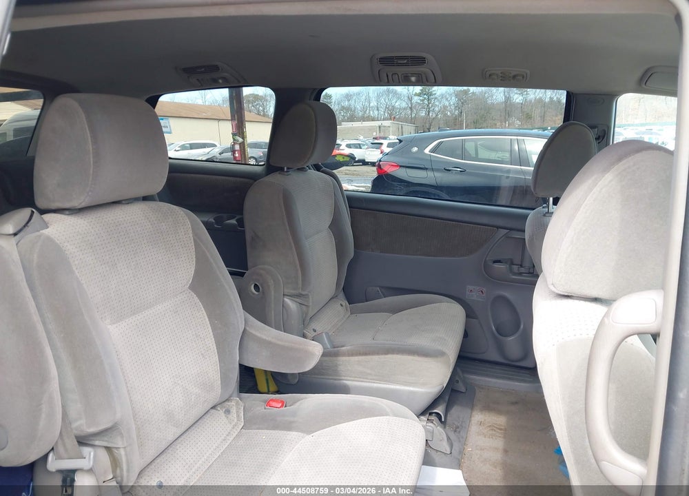 2010 TOYOTA SIENNA LE VIN: 5TDJK4CC6AS030081