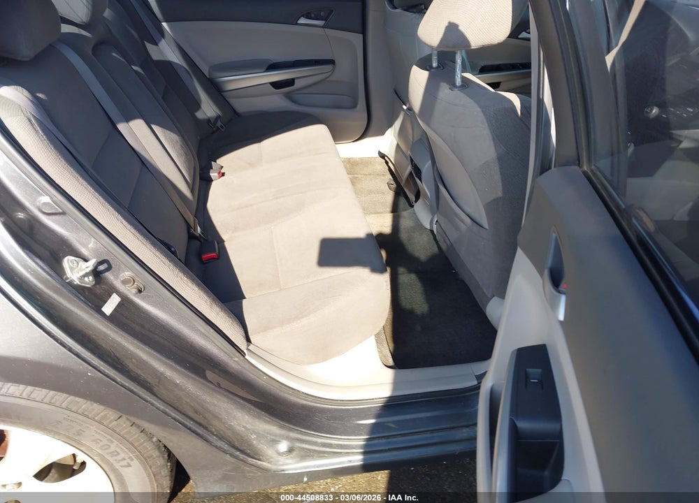 2010 HONDA ACCORD 2.4 EX VIN: 1HGCP2F74AA139389