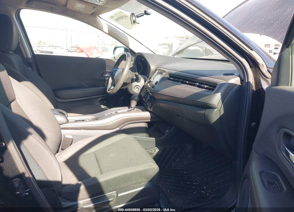 2022 HONDA HR-V 2WD LX VIN: 3CZRU5H33NM708863