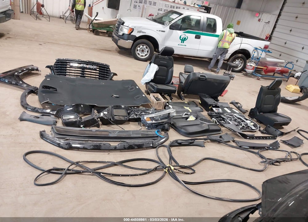 2025 RAM 1500 LAIE  4X4 5'7 BOX VIN: 1C6SRFJP2SN506486