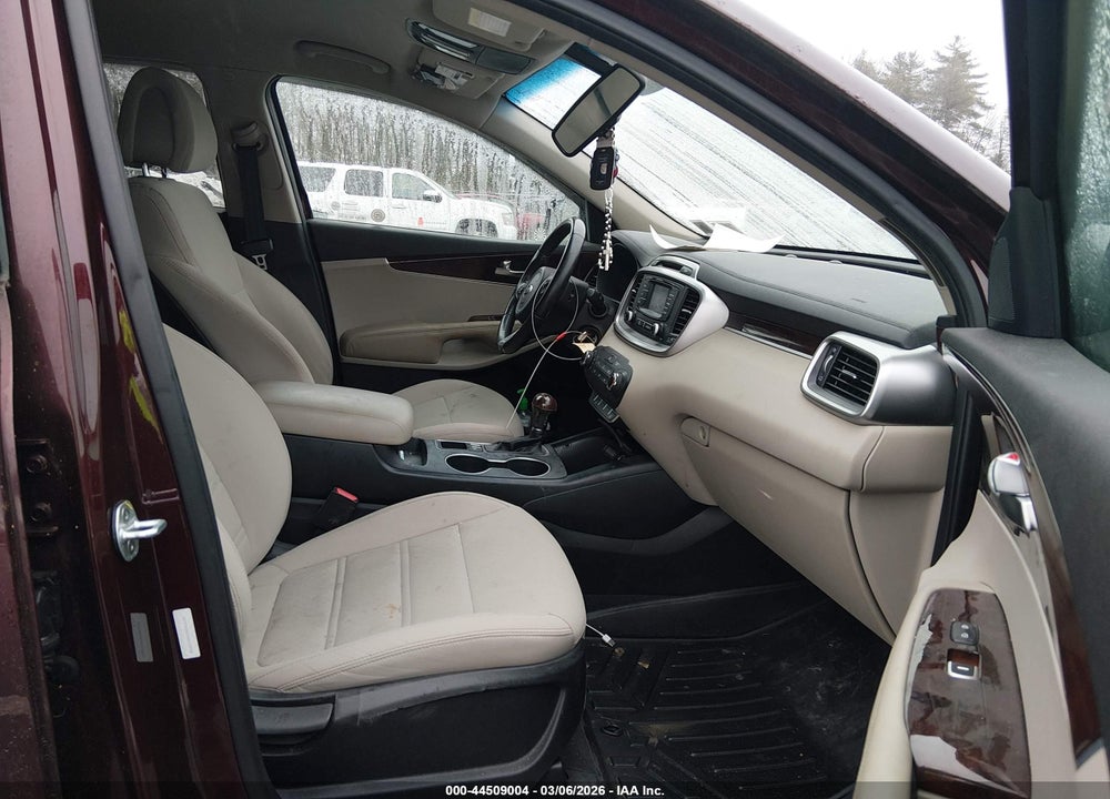 2016 KIA SORENTO 2.4L LX VIN: 5XYPGDA31GG133932