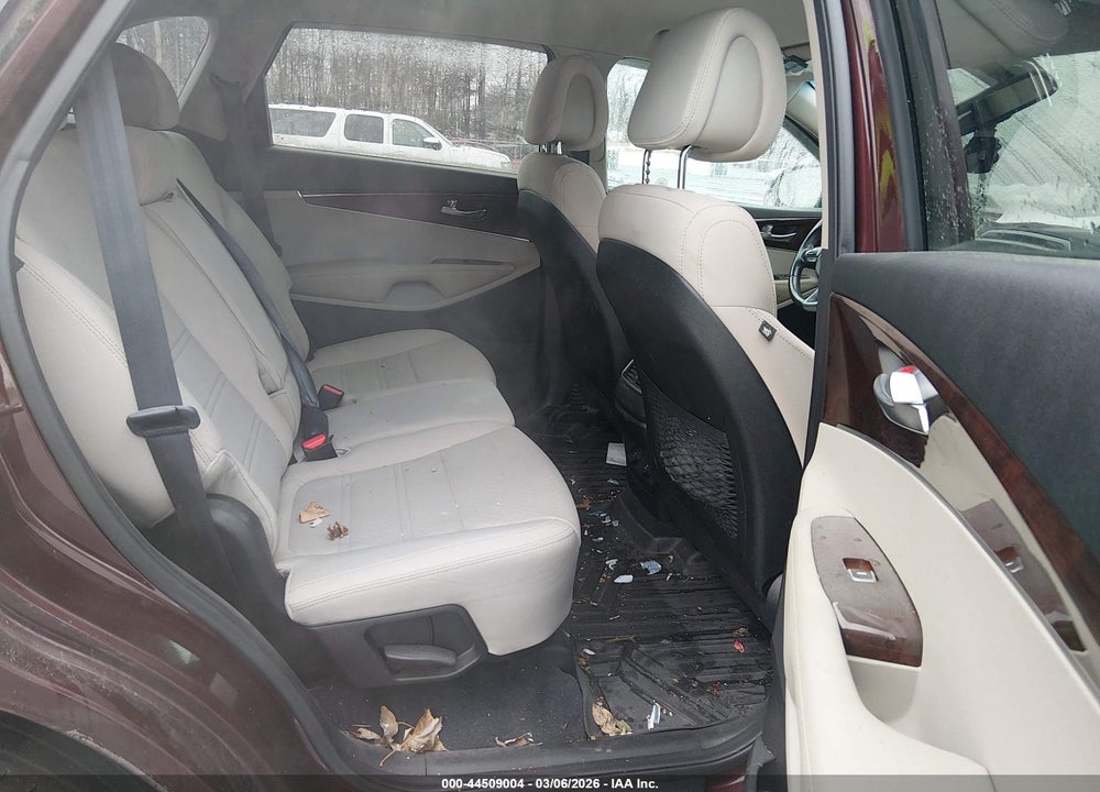 2016 KIA SORENTO 2.4L LX VIN: 5XYPGDA31GG133932