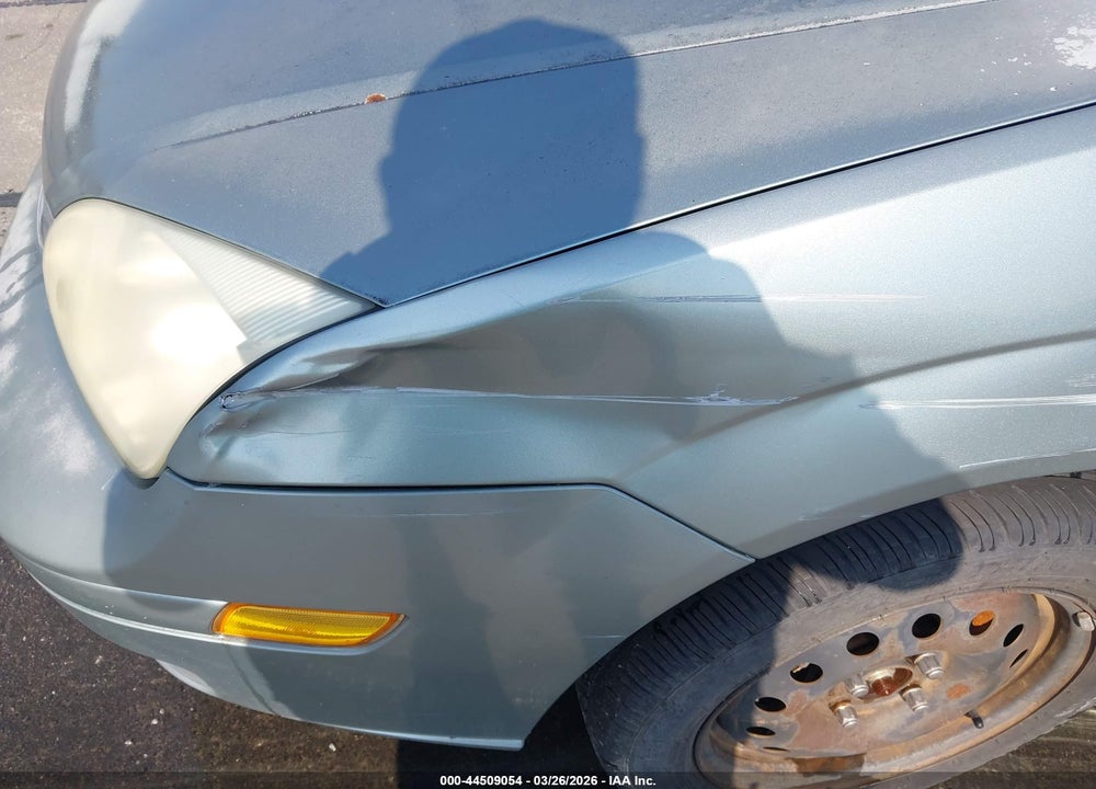 2005 FORD FOCUS ZX4 VIN: 1FAFP34N15W219539