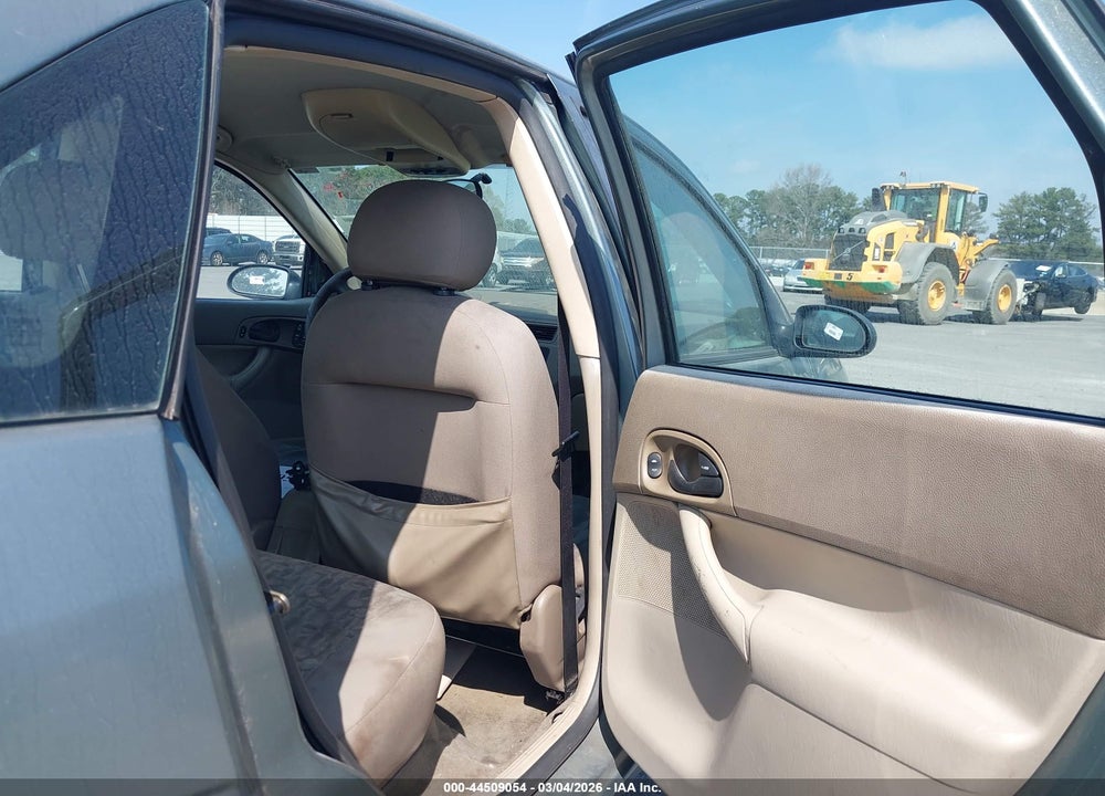 2005 FORD FOCUS ZX4 VIN: 1FAFP34N15W219539