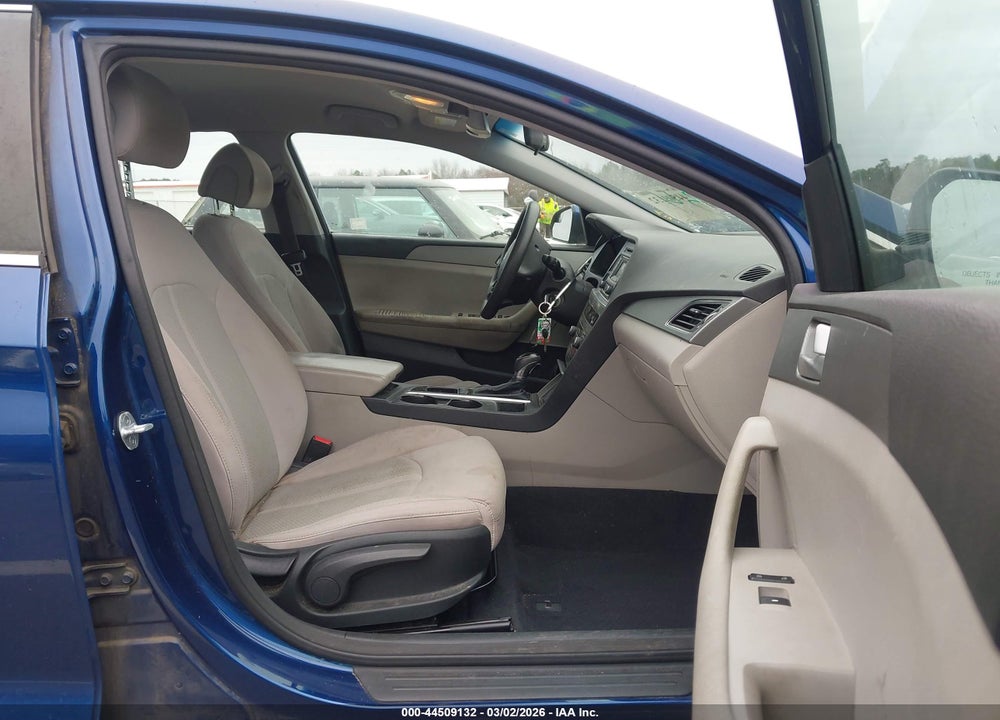 2015 HYUNDAI SONATA SE VIN: 5NPE24AF7FH031221