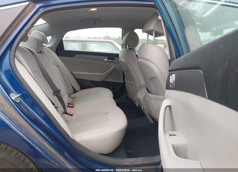 2015 HYUNDAI SONATA SE VIN: 5NPE24AF7FH031221