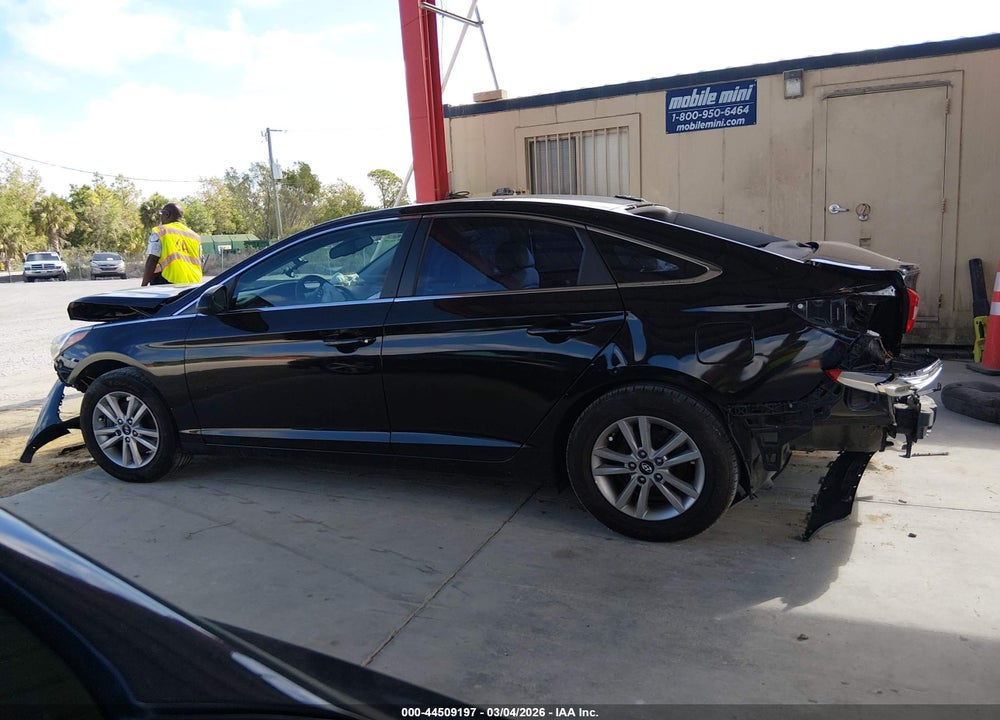 2016 HYUNDAI SONATA VIN: 5NPE24AF7GH359210