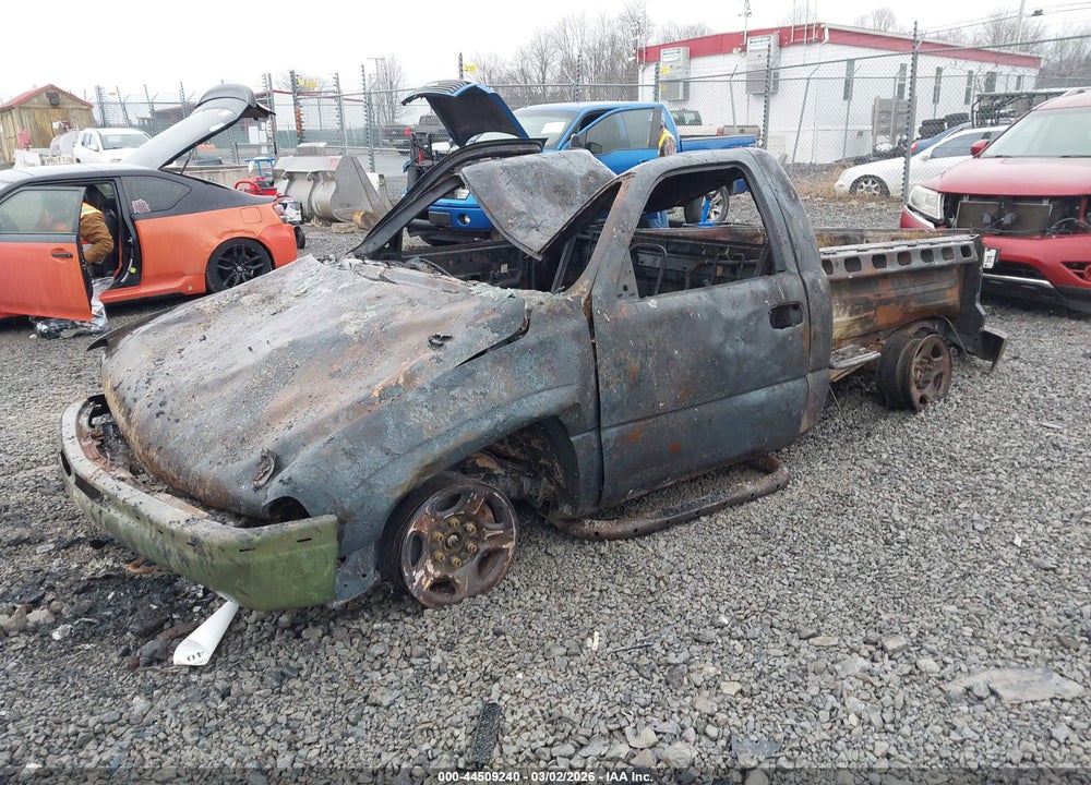 2002 CHEVROLET SILVERADO 1500 VIN: 1GCEK14V92Z272489