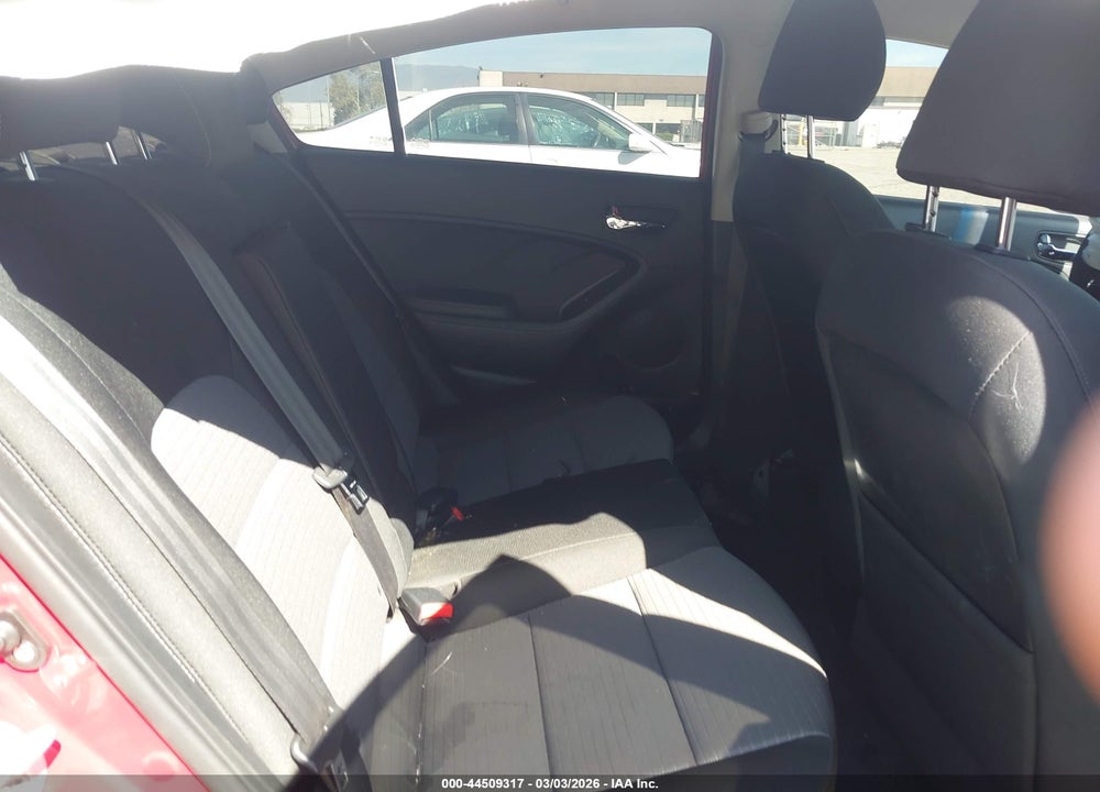 2016 KIA FORTE LX VIN: KNAFX4A60G5574074
