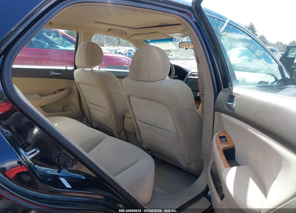 2005 HONDA ACCORD 2.4 EX VIN: 1HGCM56755A046171