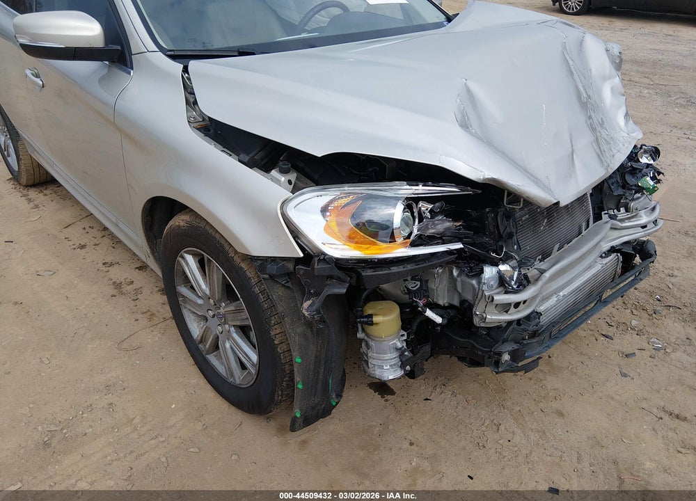 2017 VOLVO XC60 T5 INSCRIPTION VIN: YV440MDU0H2105088