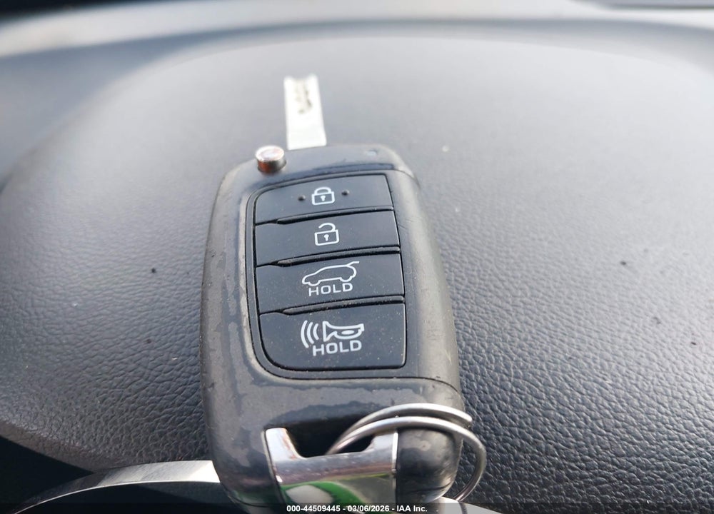 2020 HYUNDAI KONA SE VIN: KM8K12AA3LU484070