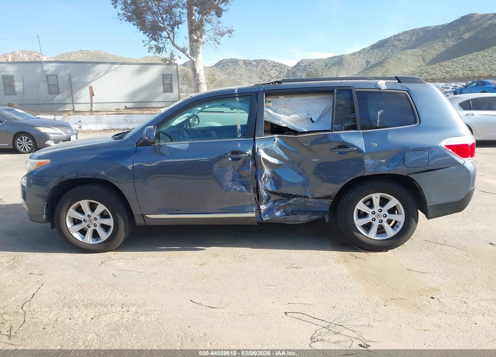 2013 TOYOTA HIGHLANDER BASE PLUS V6 VIN: 5TDZK3EH7DS114095