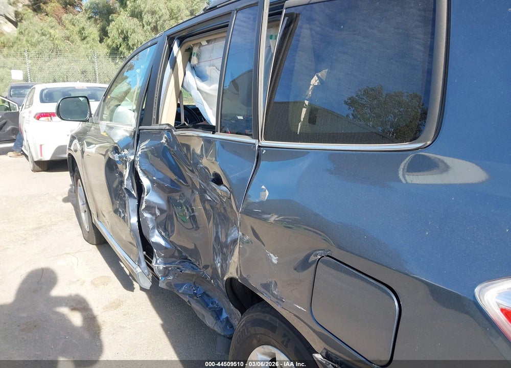 2013 TOYOTA HIGHLANDER BASE PLUS V6 VIN: 5TDZK3EH7DS114095