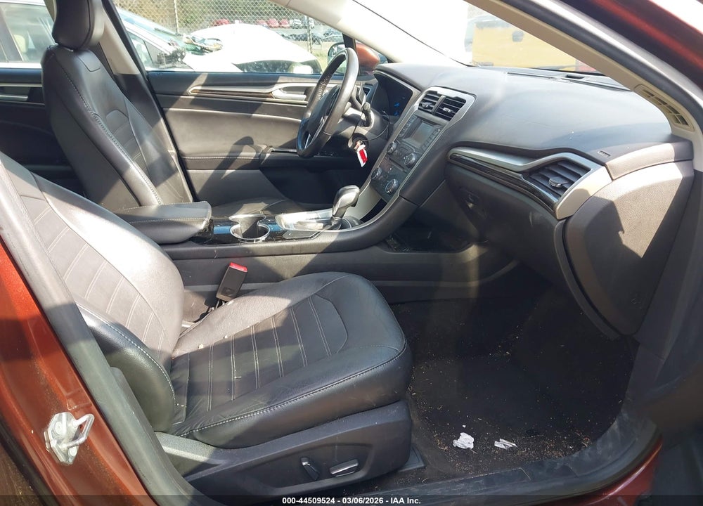 2015 FORD FUSION SE VIN: 3FA6P0T92FR256980
