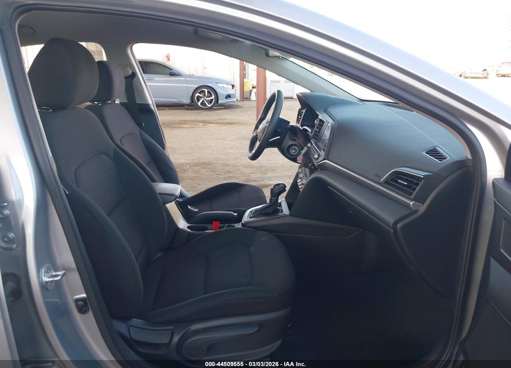 2020 HYUNDAI ELANTRA SEL VIN: 5NPD84LF5LH600327