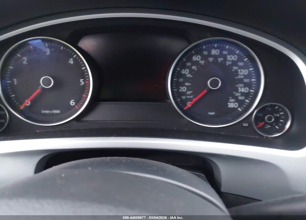 2014 VOLKSWAGEN TOUAREG TDI LUX VIN: WVGEP9BP4ED006265
