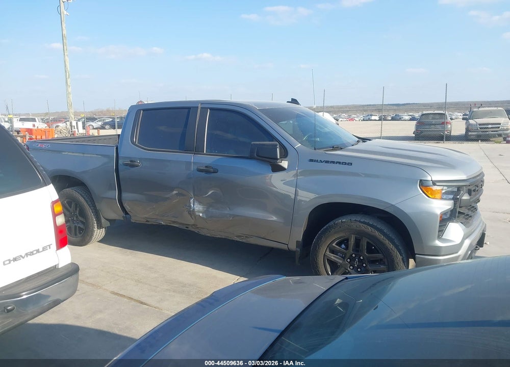 2024 CHEVROLET SILVERADO 1500 4WD  SHORT BED CUSTOM VIN: 3GCPDBEK6RG289175