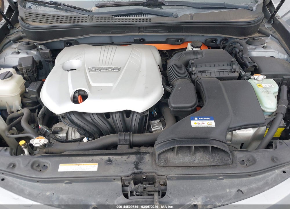 2015 HYUNDAI SONATA HYBRID VIN: KMHEC4A40FA119056