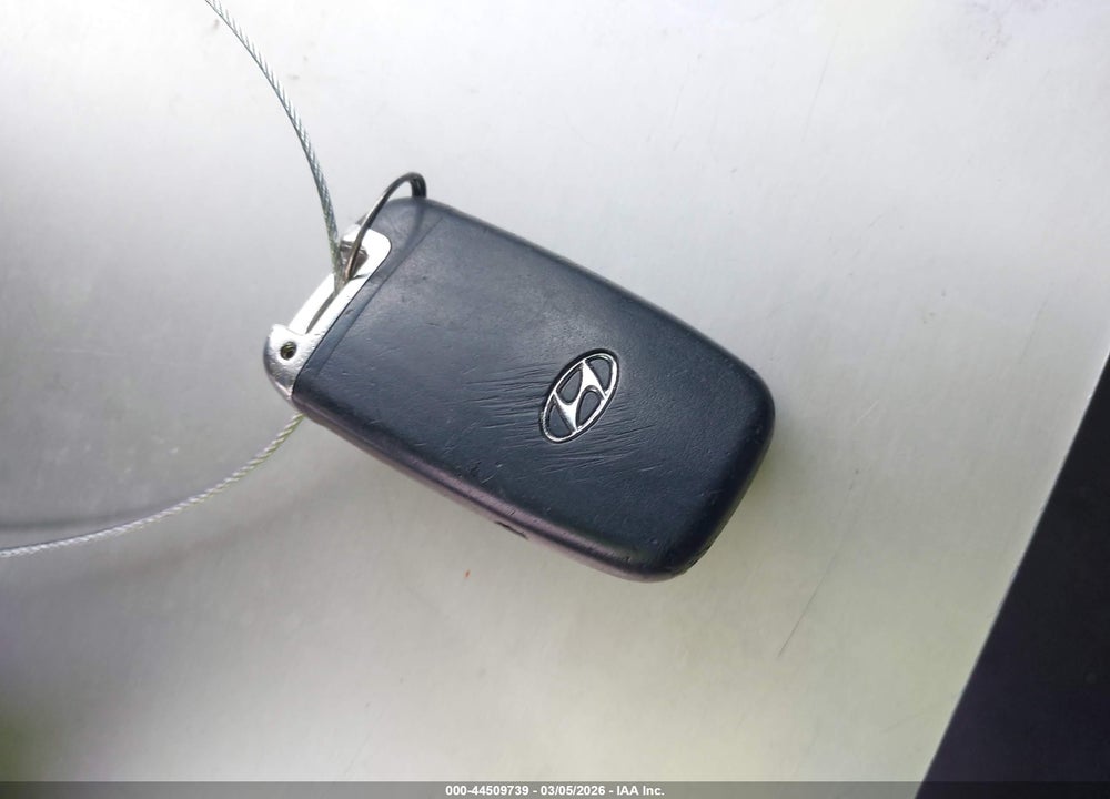 2015 HYUNDAI SONATA HYBRID VIN: KMHEC4A40FA119056