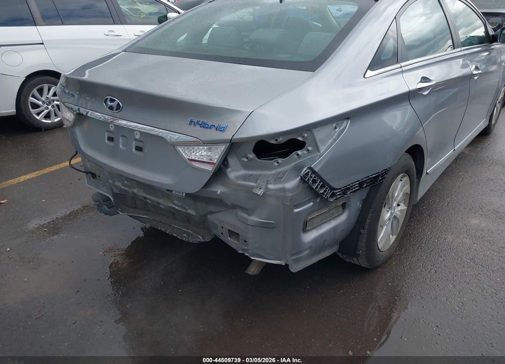 2015 HYUNDAI SONATA HYBRID VIN: KMHEC4A40FA119056