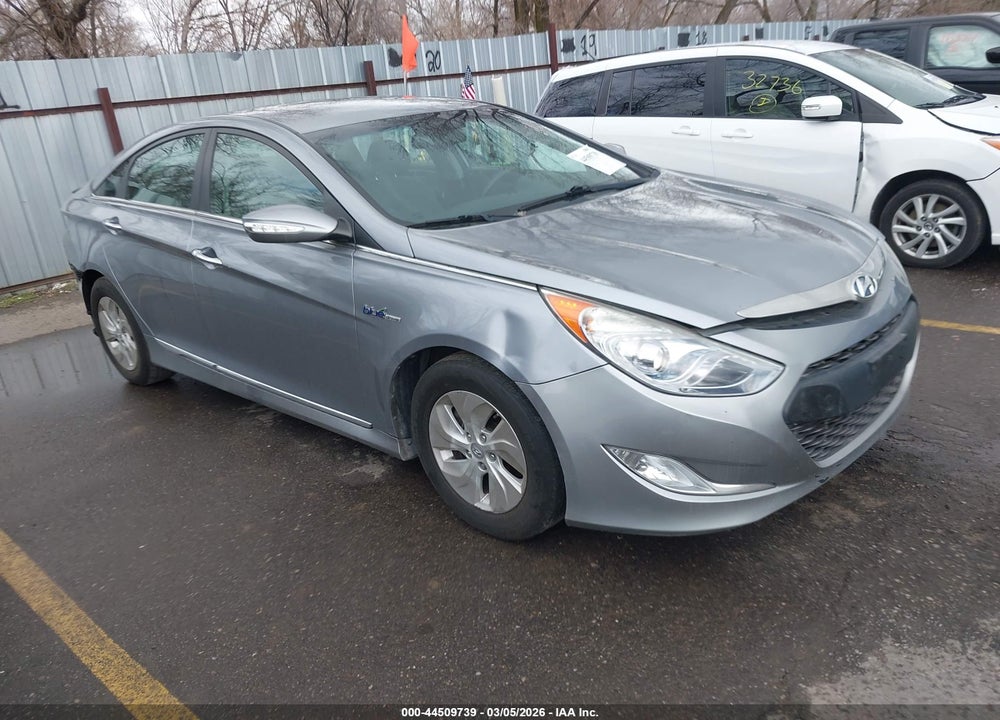 2015 HYUNDAI SONATA HYBRID VIN: KMHEC4A40FA119056