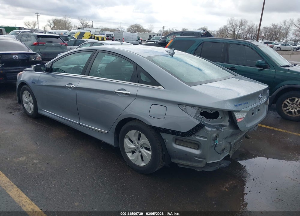 2015 HYUNDAI SONATA HYBRID VIN: KMHEC4A40FA119056