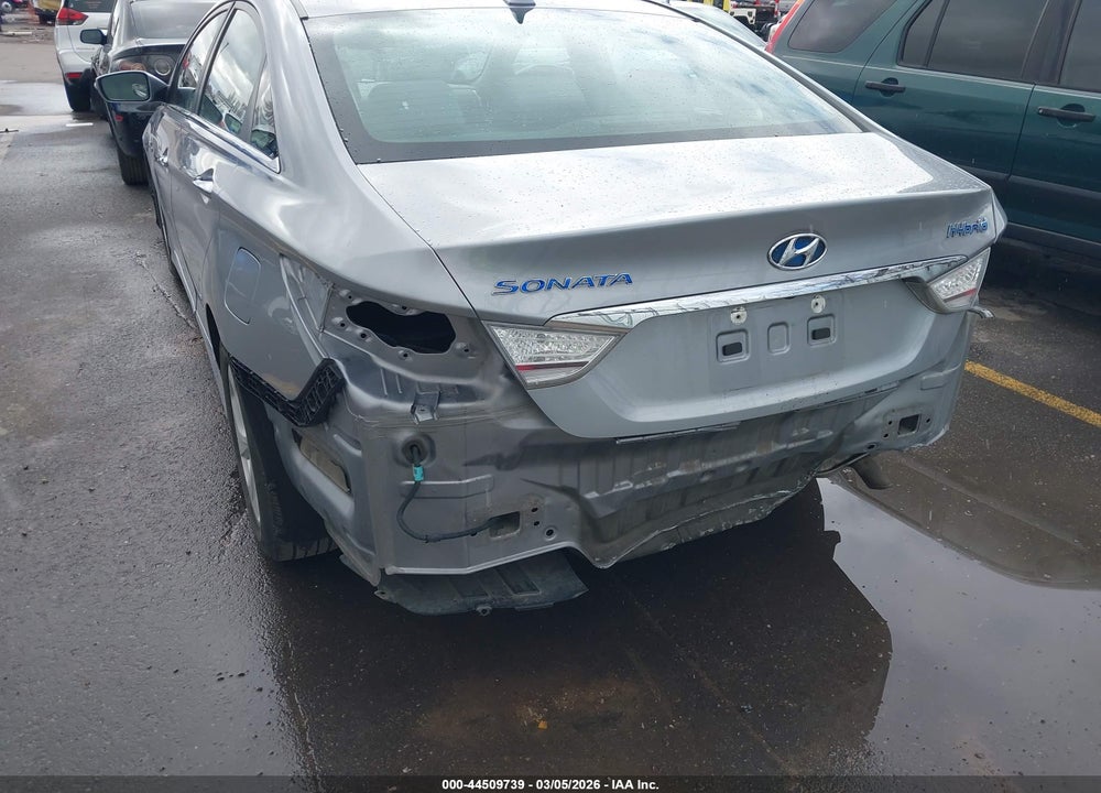 2015 HYUNDAI SONATA HYBRID VIN: KMHEC4A40FA119056