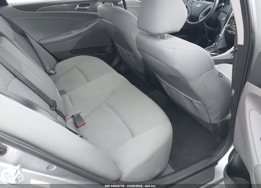 2015 HYUNDAI SONATA HYBRID VIN: KMHEC4A40FA119056