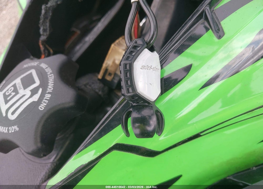 2021 SKI-DOO SUMMIT X EXPERT 850 VIN: 2BPSTJMA8MV000629