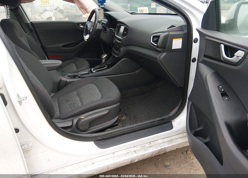 2017 HYUNDAI IONIQ HYBRID SEL VIN: KMHC75LCXHU047788