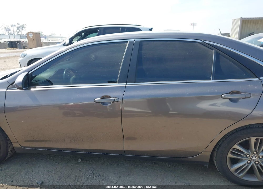 2015 TOYOTA CAMRY SE VIN: 4T1BF1FK4FU010243