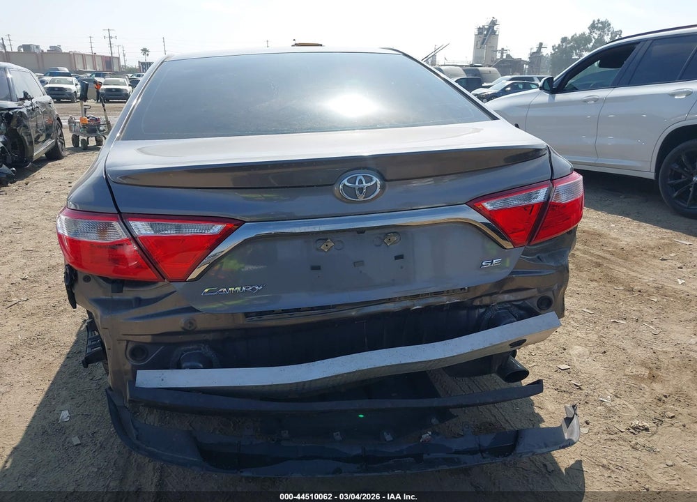 2015 TOYOTA CAMRY SE VIN: 4T1BF1FK4FU010243