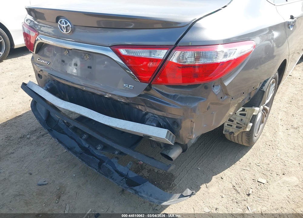 2015 TOYOTA CAMRY SE VIN: 4T1BF1FK4FU010243