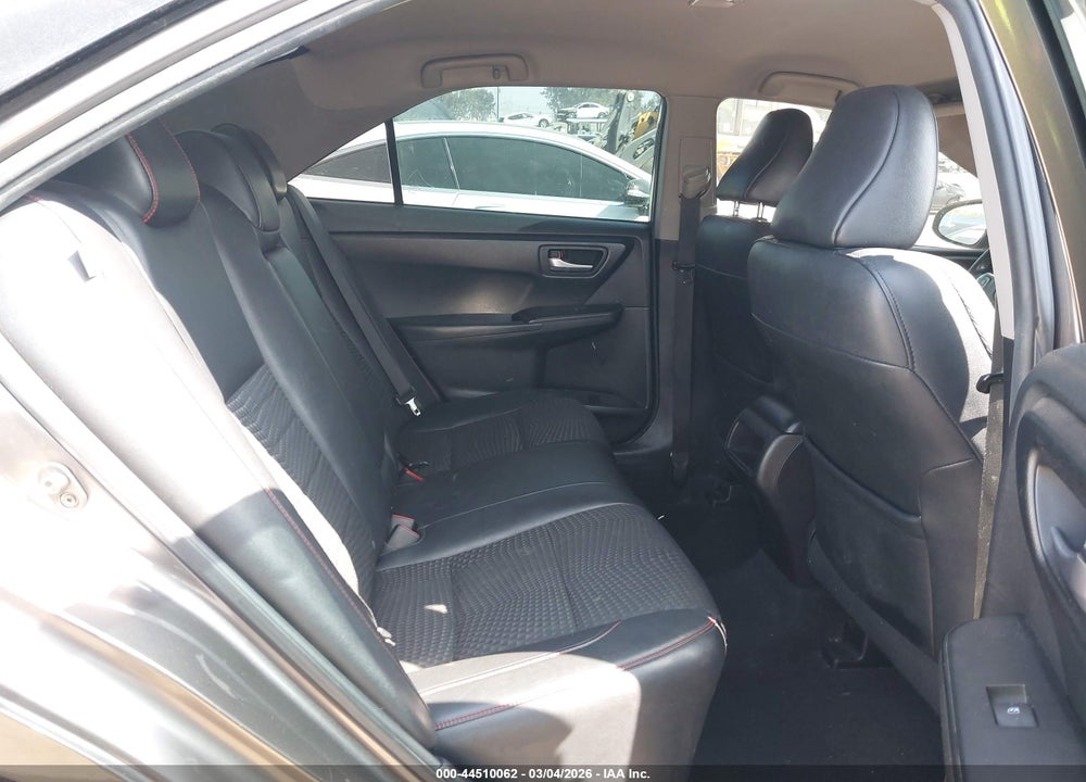 2015 TOYOTA CAMRY SE VIN: 4T1BF1FK4FU010243