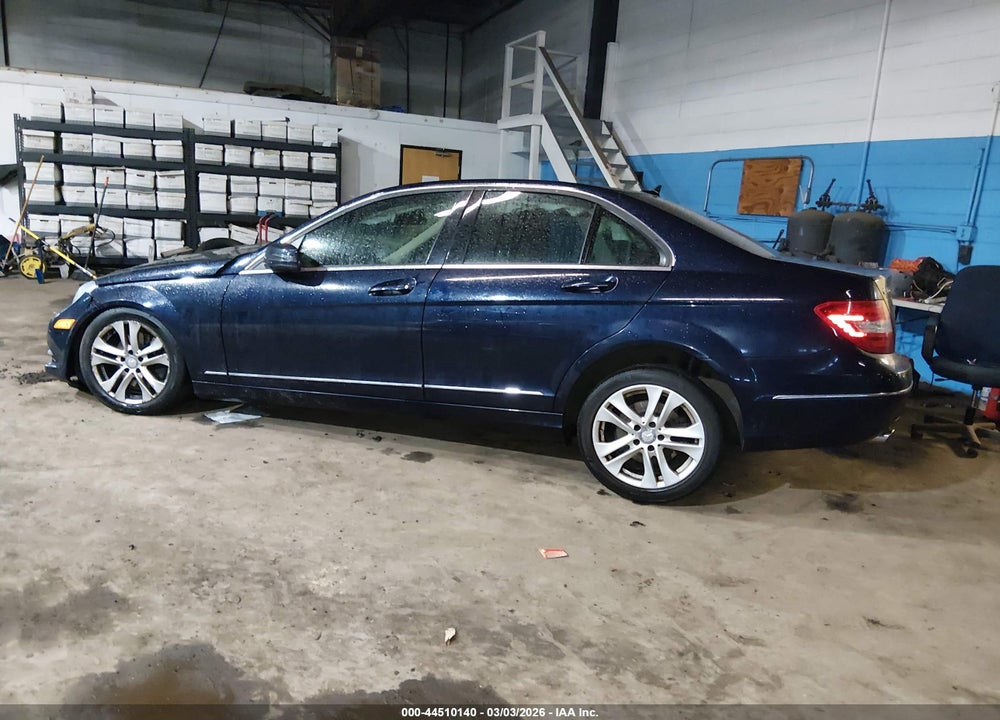 2014 MERCEDES-BENZ C 300 LUXURY 4MATIC VIN: WDDGF8AB5ER302419