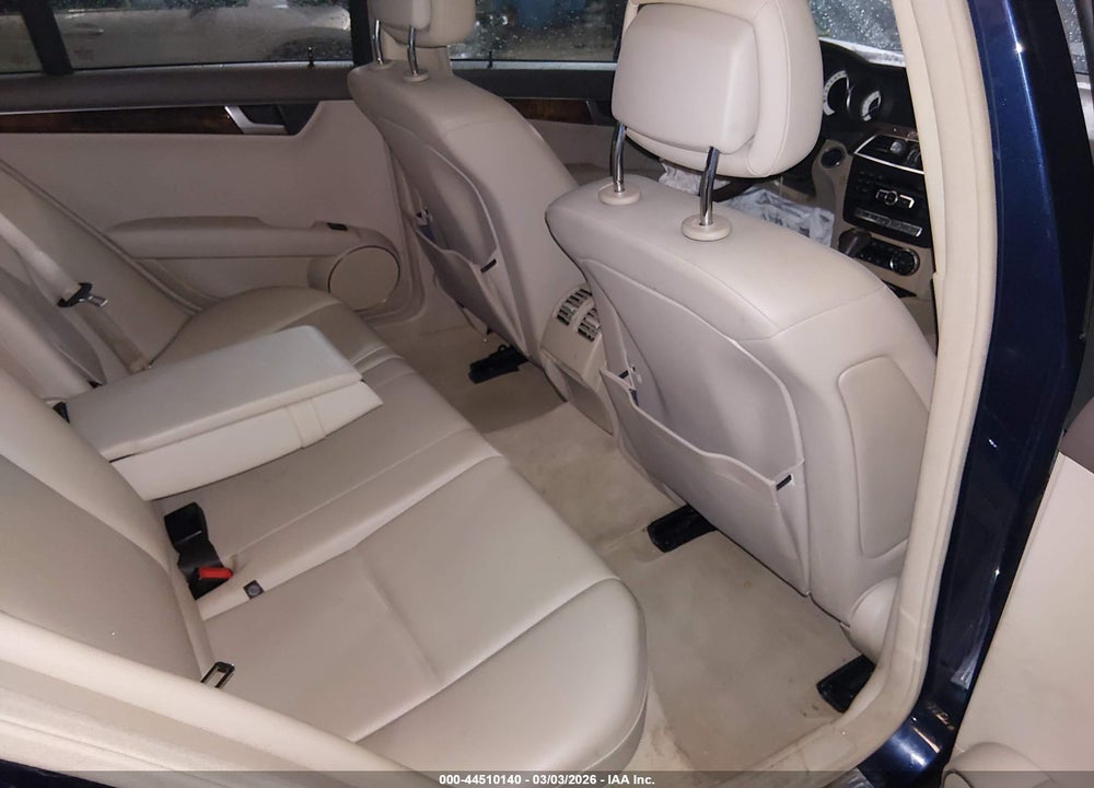 2014 MERCEDES-BENZ C 300 LUXURY 4MATIC VIN: WDDGF8AB5ER302419