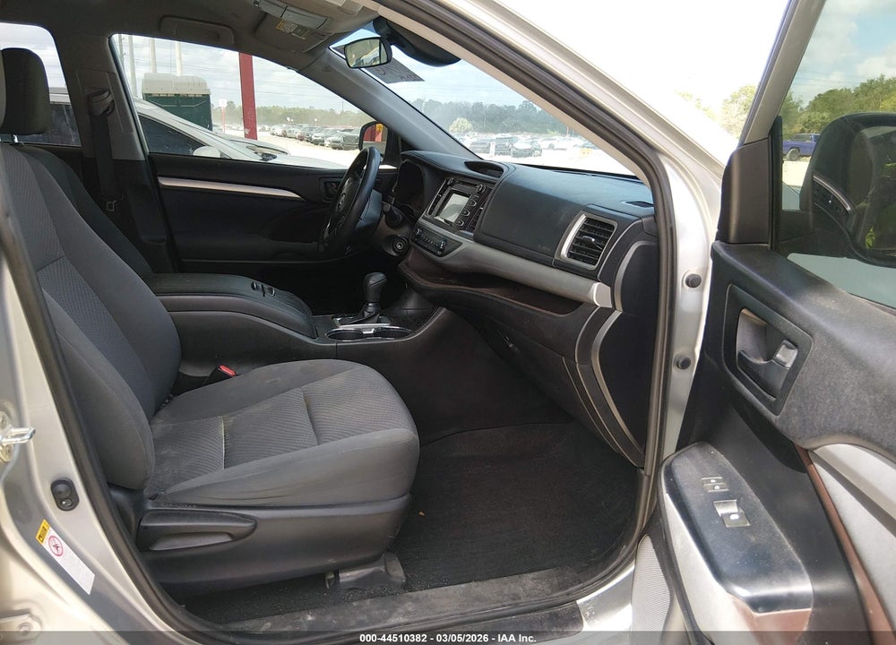 2019 TOYOTA HIGHLANDER LE VIN: 5TDZZRFH0KS291534