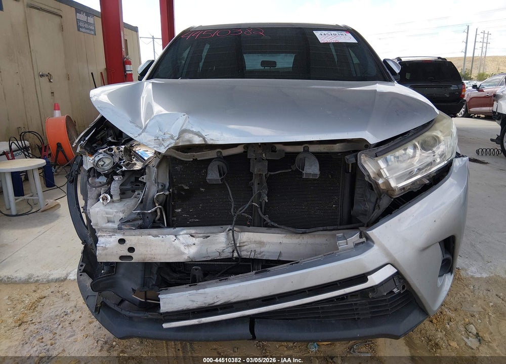 2019 TOYOTA HIGHLANDER LE VIN: 5TDZZRFH0KS291534