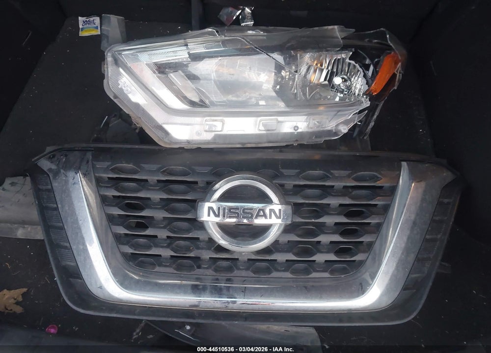 2018 NISSAN KICKS SV VIN: 3N1CP5CU2JL541627