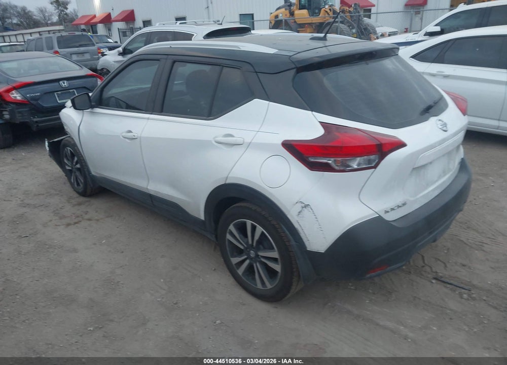 2018 NISSAN KICKS SV VIN: 3N1CP5CU2JL541627