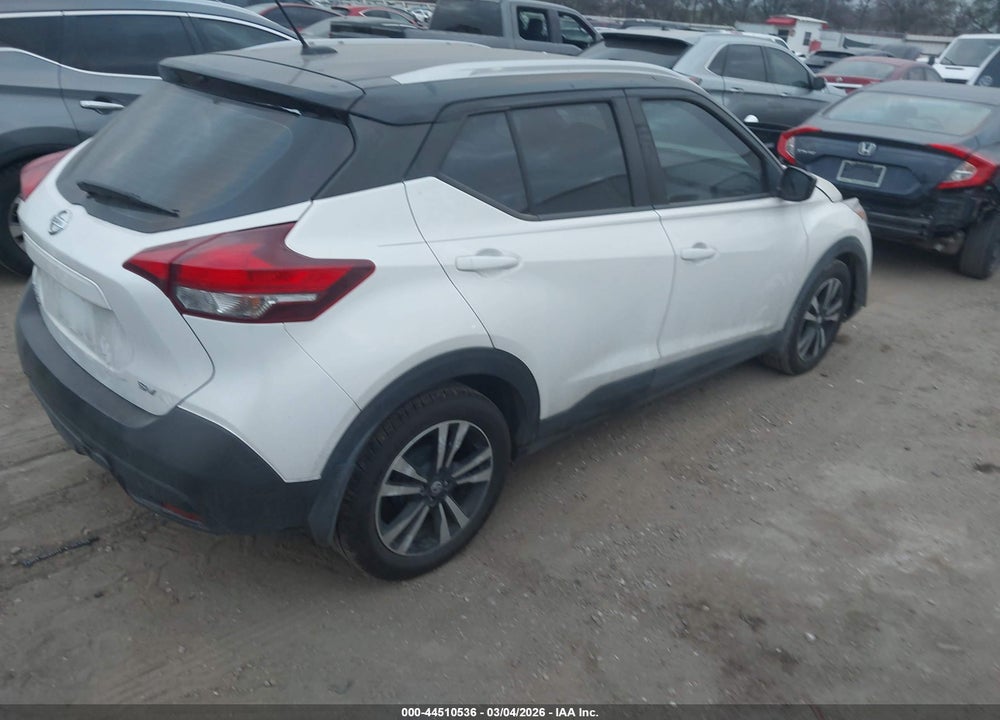 2018 NISSAN KICKS SV VIN: 3N1CP5CU2JL541627